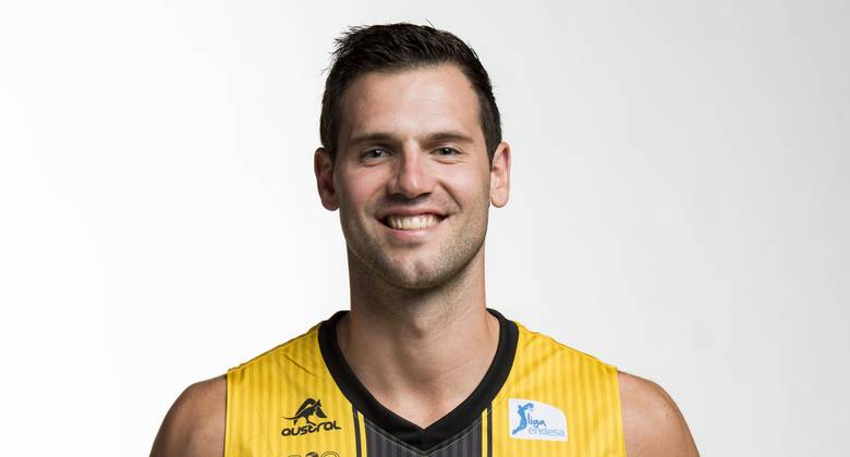 Ian, en una imagen retrospectiva, vistiendo la camiseta del Canarias / ACB Photo