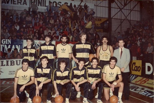 Temporada 1983-84. Formación del Cafisa Canarias, entrenado por Gary Trevett