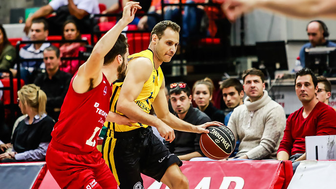 ACB Photo/ Llompart con la camiseta aurinegra