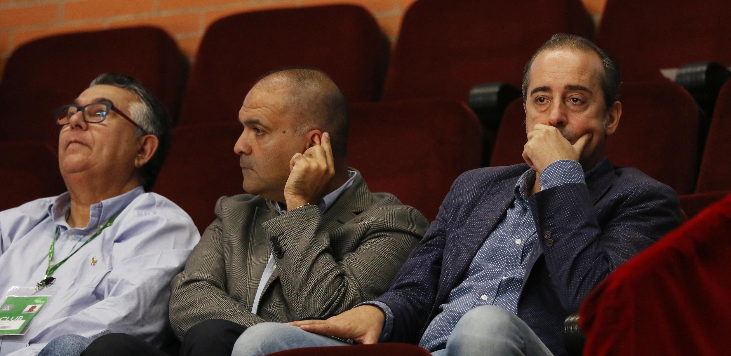 Vidorreta acompañado de Cabrera en el palco malagueño