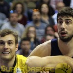 abromaitis-pelea-la-posicion-con-tomic_24235169661_o