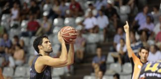 Javier Beirán: «Nos queda mucho trabajo por delante» Javi Beirán lanza un tiro libre