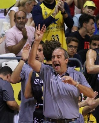 Txus Vidorreta: «Tenemos que ponernos las pilas a nivel defensivo»