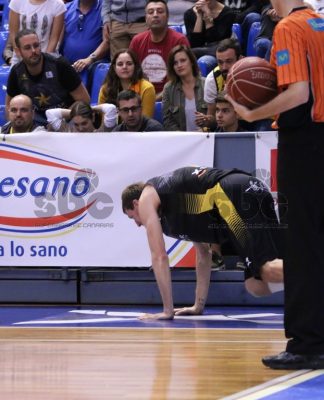 Fran Vázquez sufre una microrrotura fibrilar en el gemelo interno de la pierna derecha