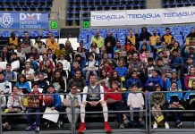 Alumnos del CEIP Óscar Domínguez de Los Cristianos visitan el entrenamiento canarista