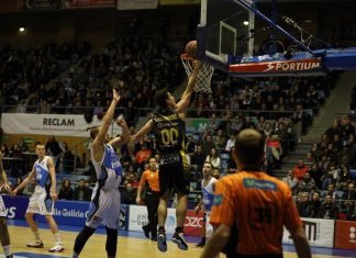 Sufrida victoria del Canarias ante Obradoiro (81-82)