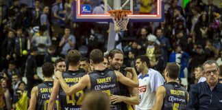 El Canarias mantiene el liderato destrozando al Madrid (75-64)