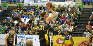 Bogris lanza a canasta ante su ex equipo Andorra / ACB Photo