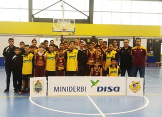 El Canarias pierde en el miniderbi (49-80)