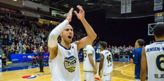 Carl English anota 58 puntos en la Liga de Canadá