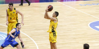 Iberostar Tenerife suma y sigue (85-82)