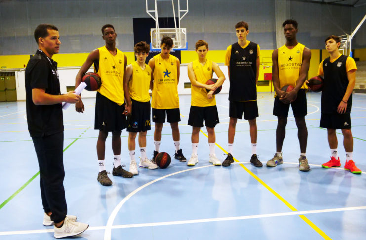 El Cajasiete Canarias participa en el Torneo de Navidad del CB Unelco