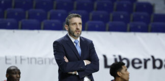 Ibon Navarro: «Jugar contra Iberostar Tenerife es muy complicado. Son como una computadora»