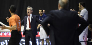 Moncho Fernández califica de «auténtico despropósito» el último cuarto de su equipo