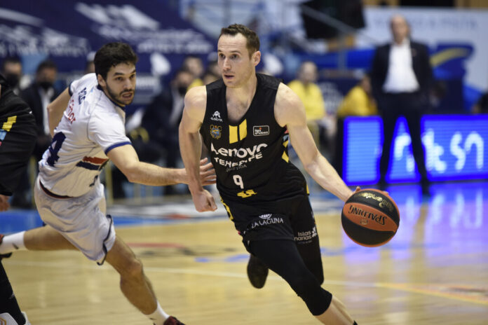 RS339762_J24 MOB-LNT Firmar acb Photo - A Baulde-01