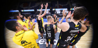 El Lenovo Tenerife gana al Valencia Basket y asciende a la tercera posición (90-86)