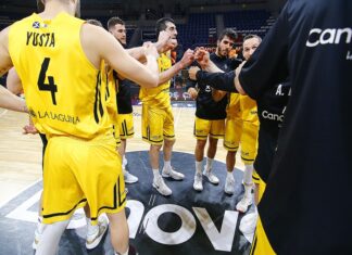 Victoria a pico y pala (80-75)