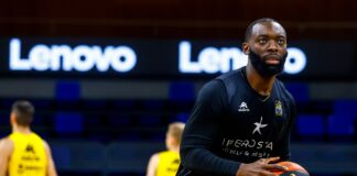 Así fue el primer día de Charles Jenkins con el Canarias