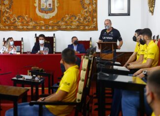 Recepción oficial al Lenovo Tenerife en el Ayuntamiento de La Laguna