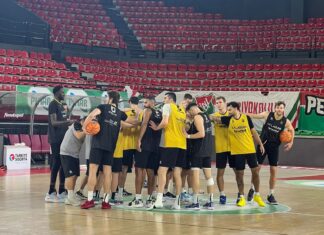 La Laguna Tenerife busca ganar en Turquía