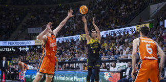 Ni los 700 partidos ni el cumpleaños de Huertas salvan a La Laguna Tenerife (99-102)