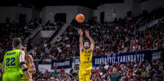 La Laguna Tenerife impone su juego y vence al Tofas (64-81)