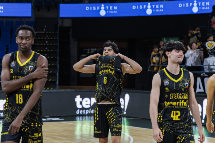 RS889111_J6 CAN-JOV Firmar acb Photo - Emilio Cobos_hpr