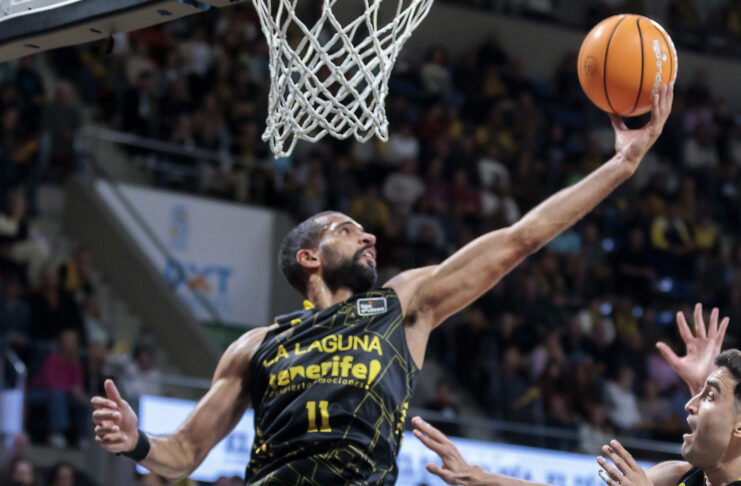 La Laguna Tenerife se alza ante Valencia Basket (89-71)
