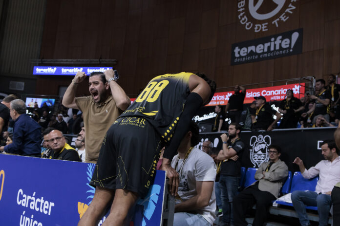 RS917571_J30 LLT-JOV Firmar acb Photo - Emilio Cobos_hpr