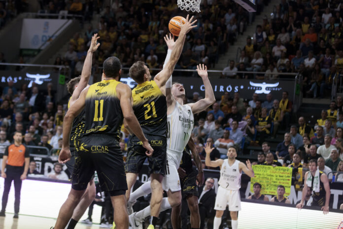 RS920349_J36 LLT-RMB Firmar acb Photo - Emilio Cobos_hpr